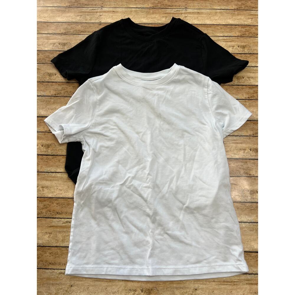 Cat & Jack Black & White T-shirt Bundle Medium (8)